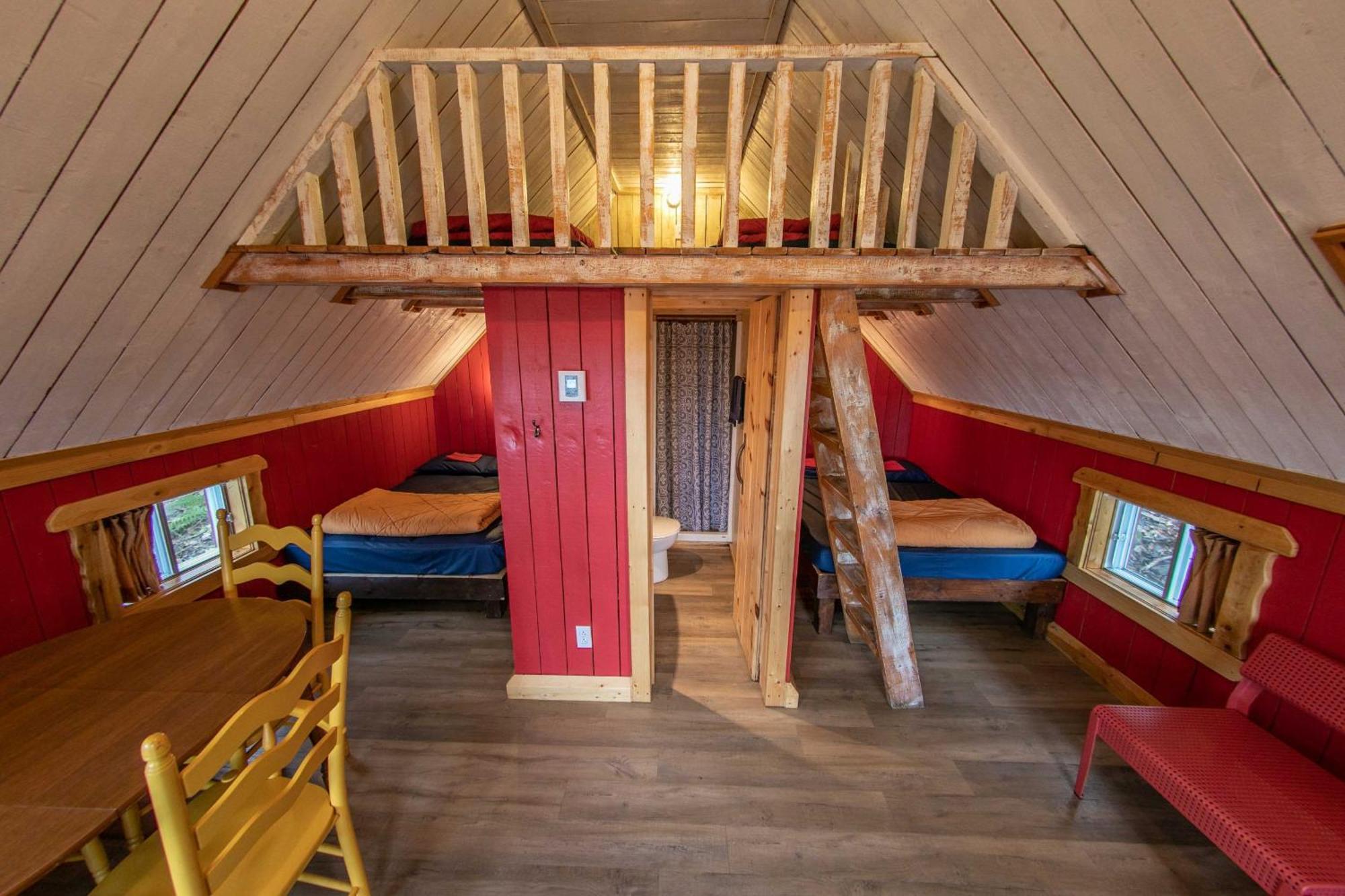 Auberge Festive Sea Shack Sainte Anne-des-Chênes Exteriör bild