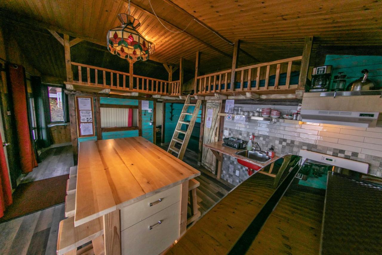 Auberge Festive Sea Shack Sainte Anne-des-Chênes Exteriör bild